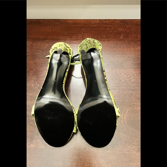 Steve Madden Lime Green Snakeskin Sandal Heels - Picture 3 of 4